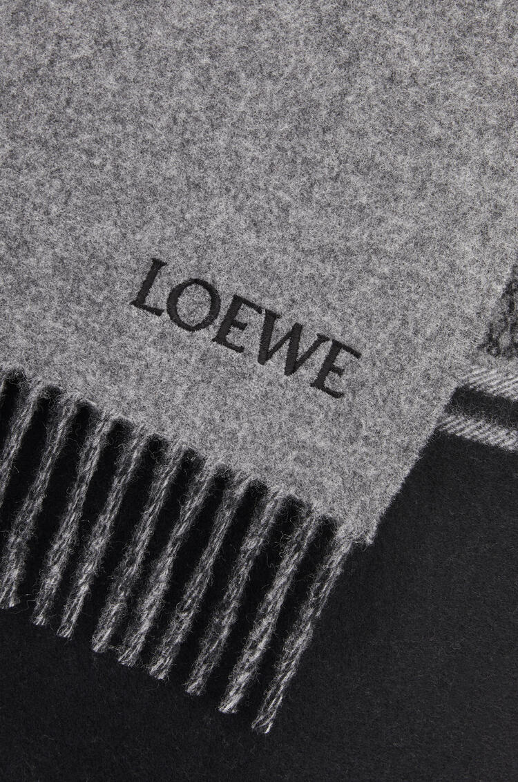 LOEWE Anagram scarf in wood and cashmere Black/Grey