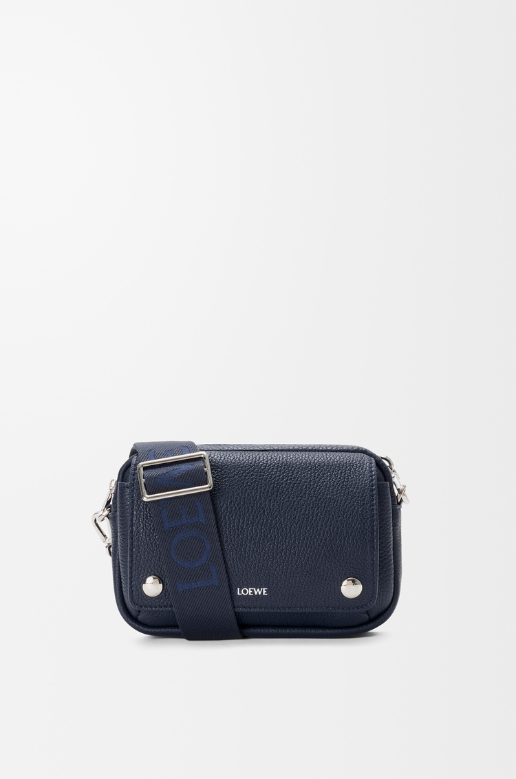 LOEWE 小号柔软粒面牛皮革 Pebble 邮差包 深海军蓝
