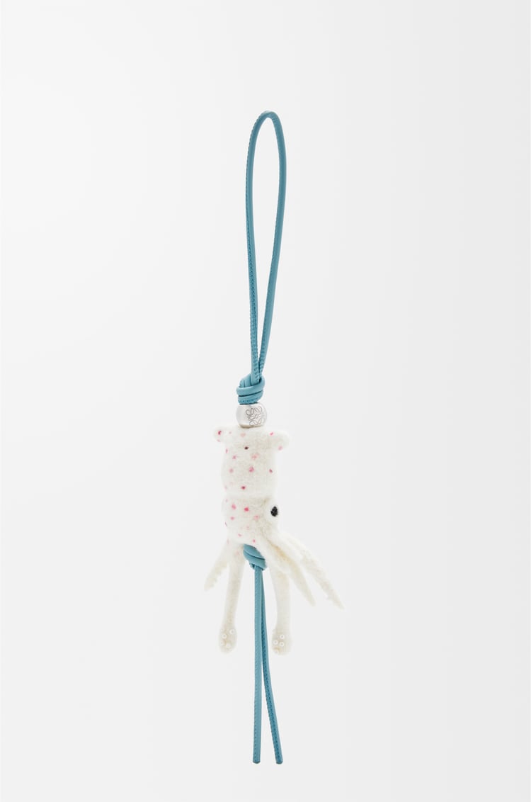 LOEWE Charm Squid en fieltro y piel de ternera  Blanco Suave/Rosa