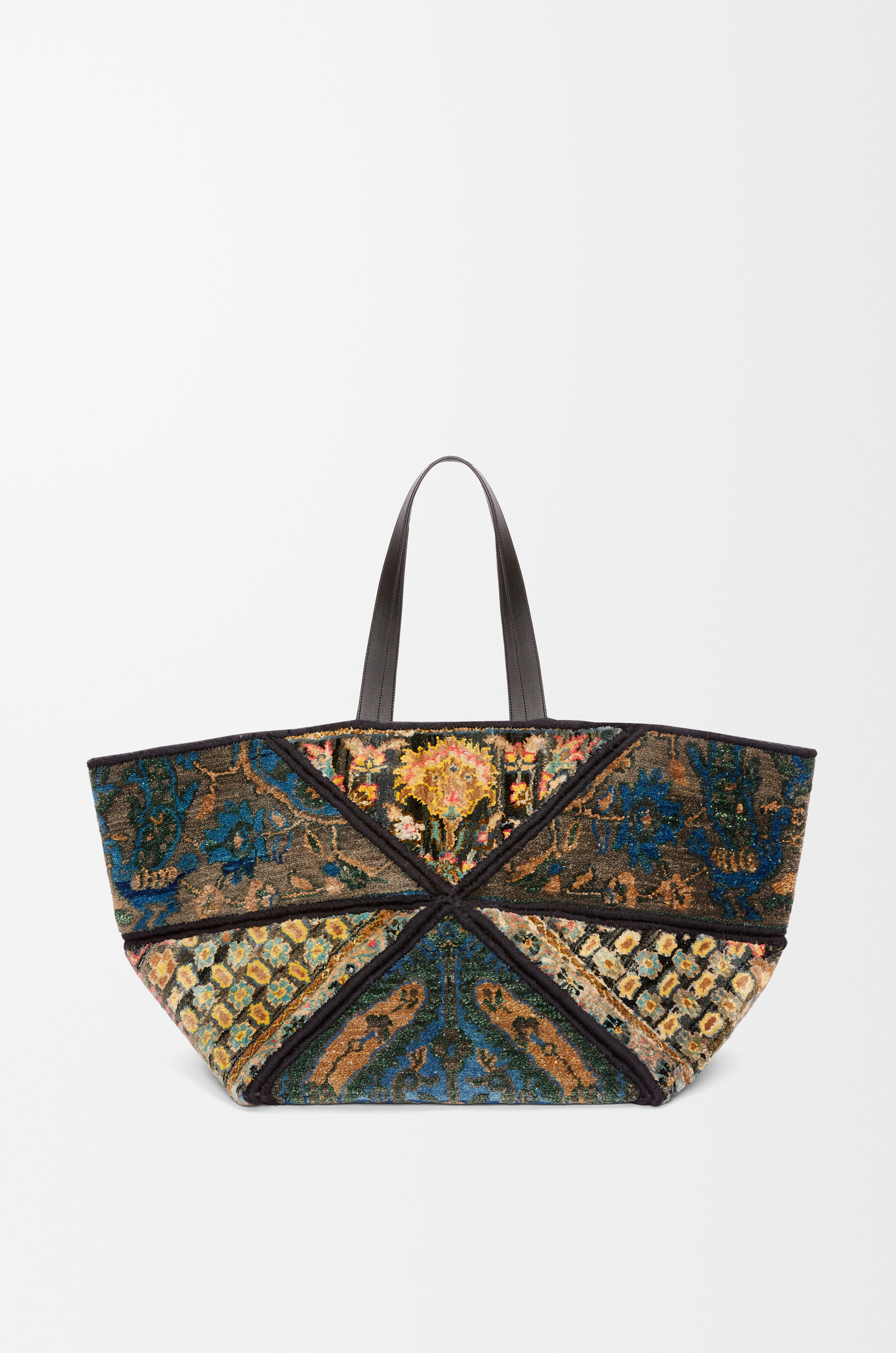 【関税込＆追跡】Loeweパズルフォールドトップハンドルバッグ パズルフォルド トート XXL（シャイニーカーフ） ブラック - LOEWE