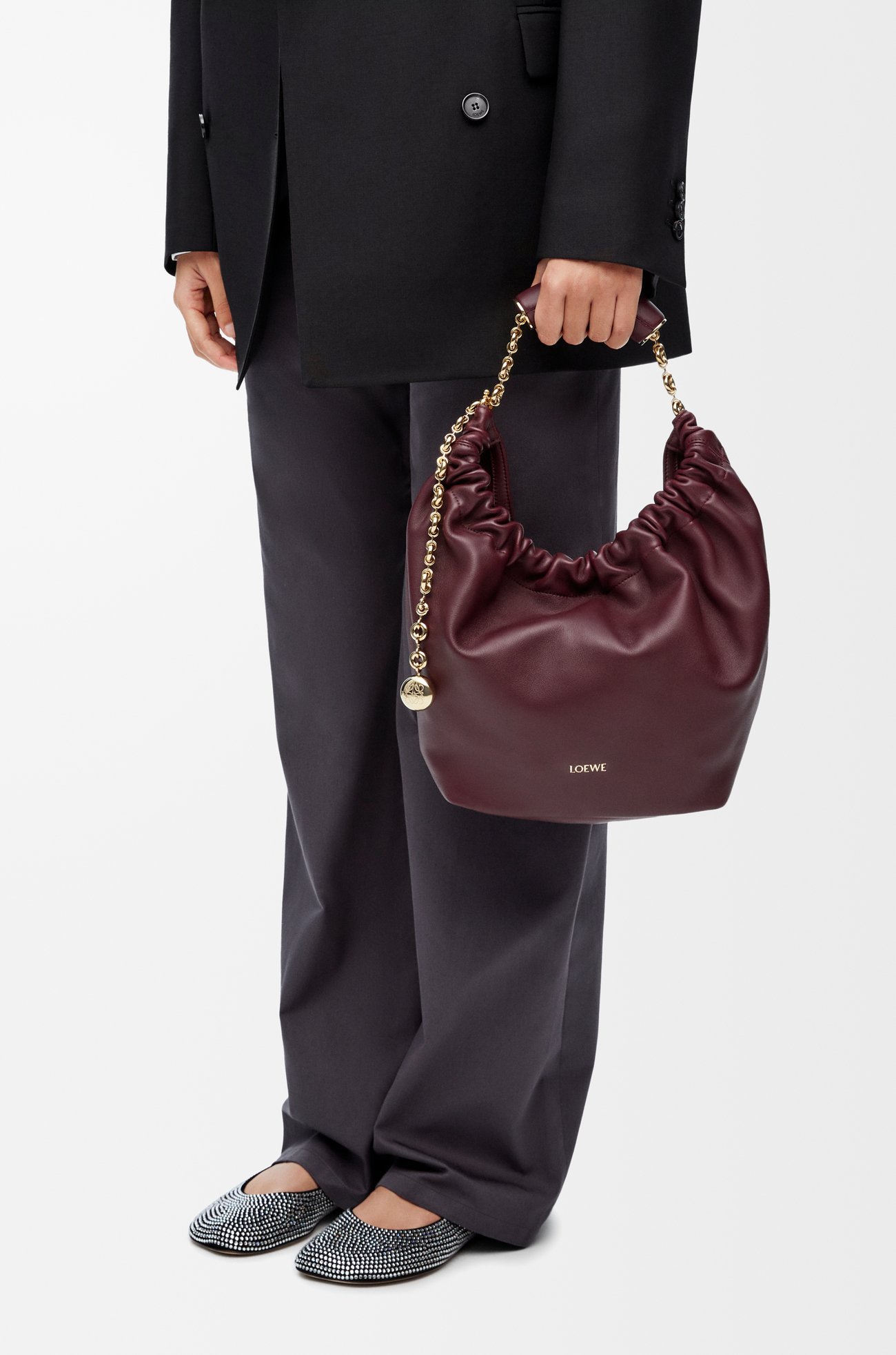 LOEWE Small Squeeze bag in mellow nappa lambskin Dark Burgundy plp_rd