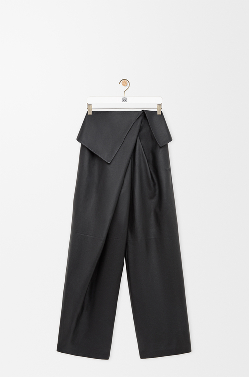 LOEWE Pantalón drapeado en piel napa de cordero Negro
