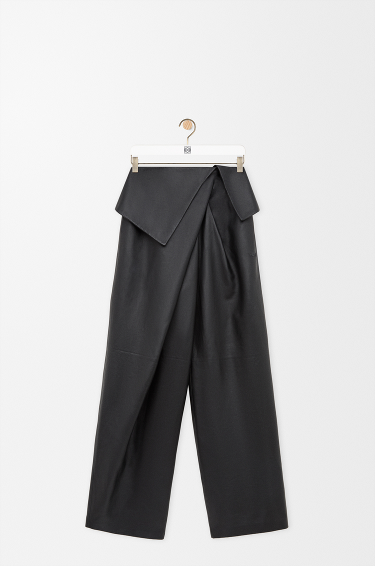 LOEWE Pantalón drapeado en piel napa de cordero Negro