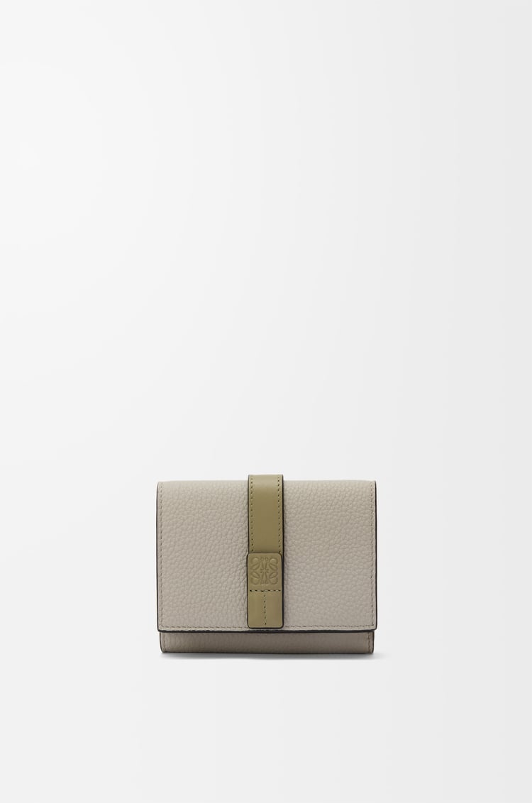 LOEWE Cartera con tres pliegues en piel de ternera Gris Valva/Eucalipto
