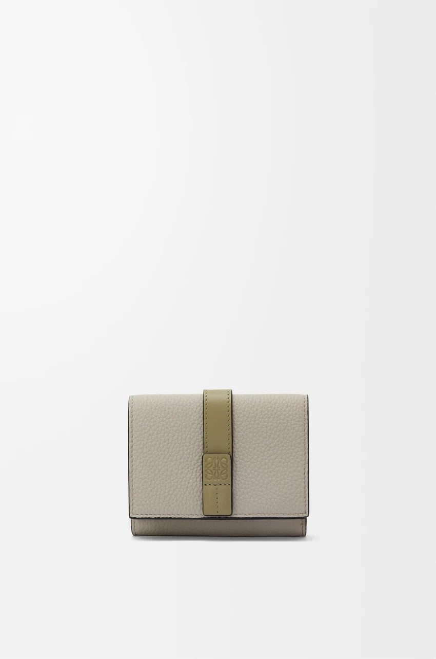 Trifold wallet in soft grained calfskin