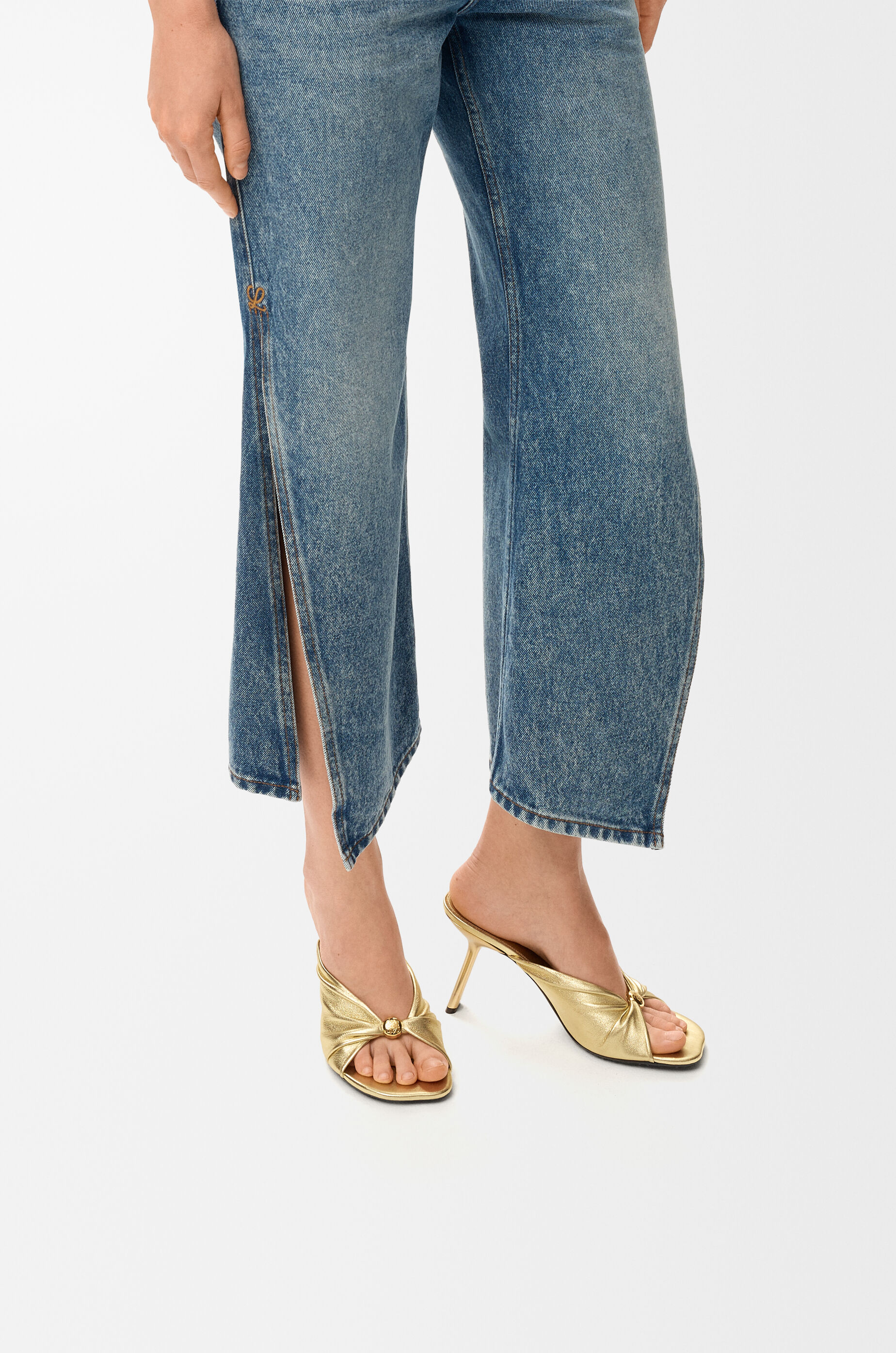 Pebble Soft slide in laminated lambskin Gold - LOEWE USA Official