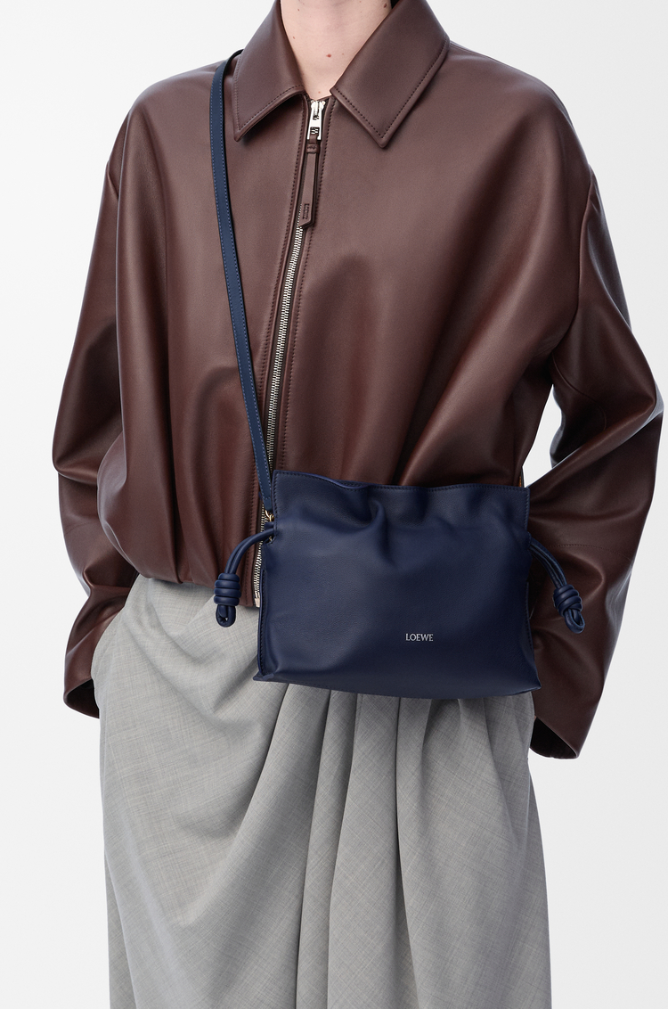 LOEWE Bolso Flamenco Clutch mini en piel napa de ternera Azul Abismo