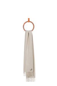 LOEWE Bufanda en cashmere con anagrama Beige