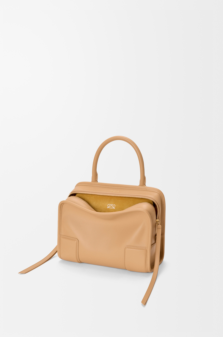 LOEWE 小型柔軟小牛皮 Amazona 180 包款 真絲米色/芥末黃