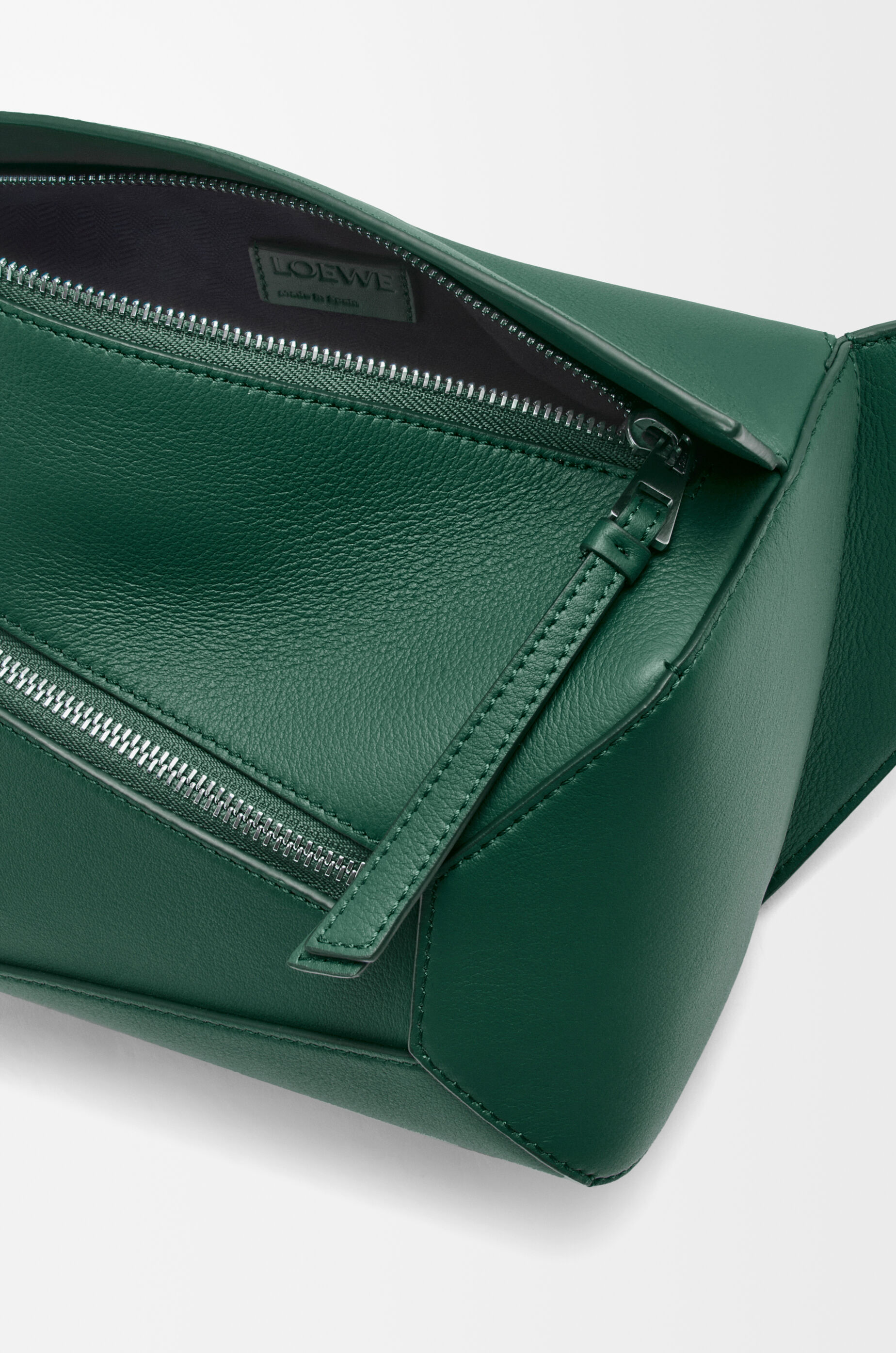 パズル バムバッグ スモール(クラシックカーフ) グリーン - LOEWE パズル バムバッグ スモール(クラシックカーフ) グリーン - LOEWE