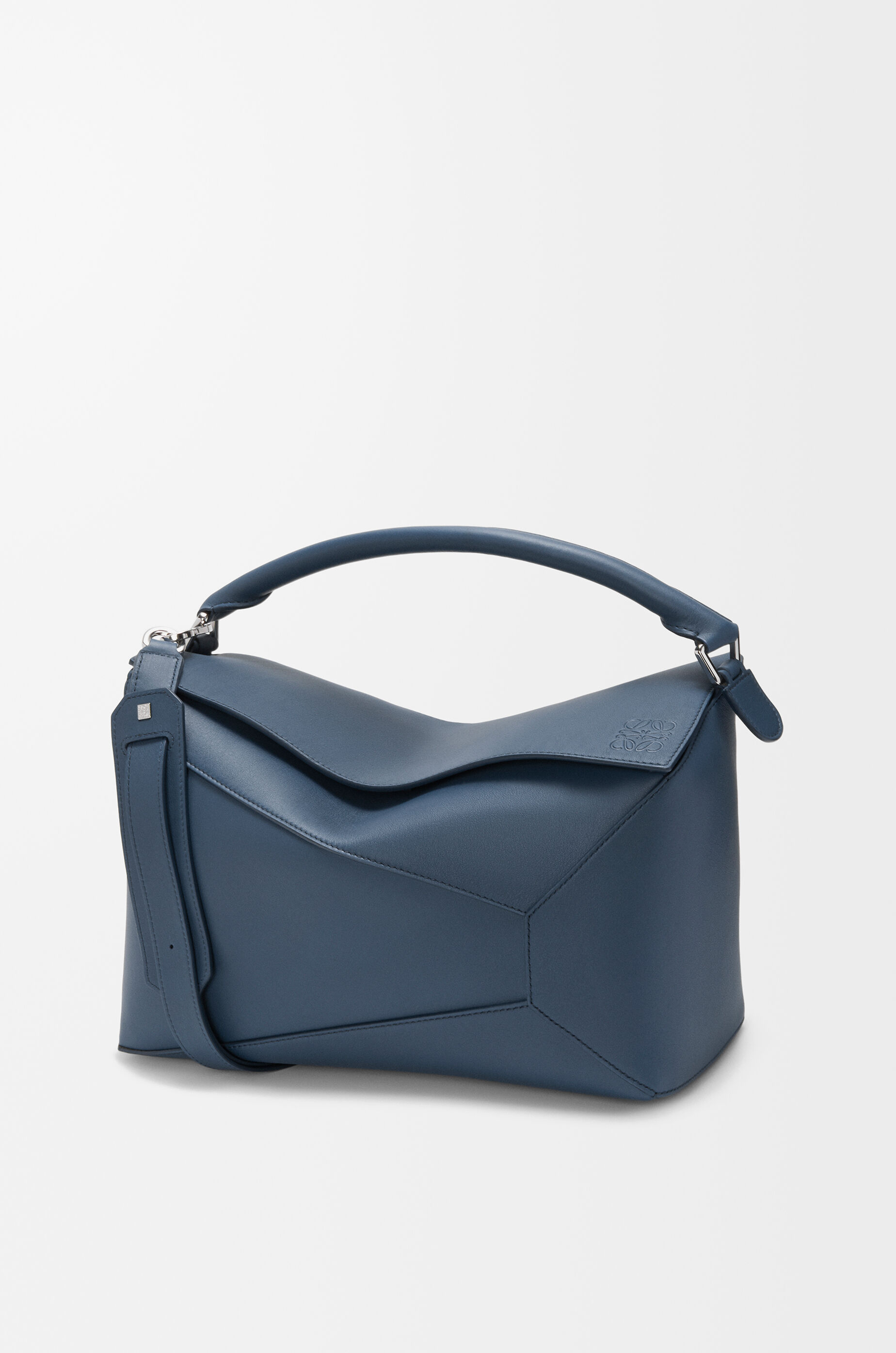 パズルエッジ バッグ ラージ（クラシックカーフ） ブルー - LOEWE