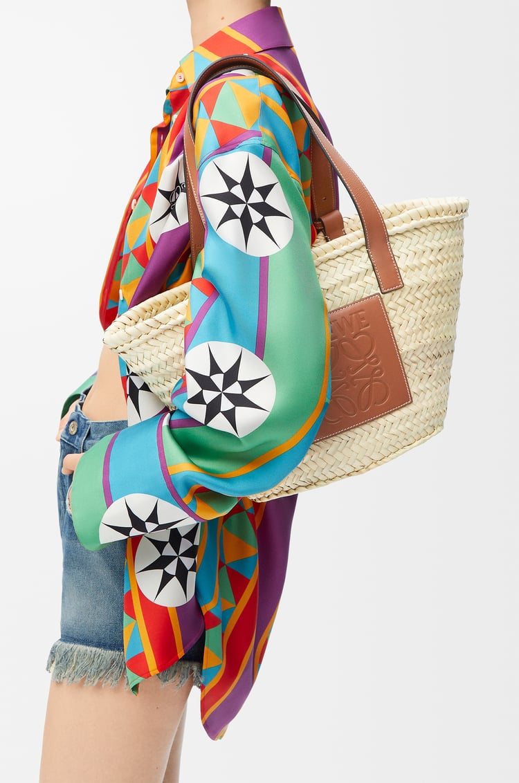 LOEWE Basket bag in palm leaf and calfskin Natural/Tan