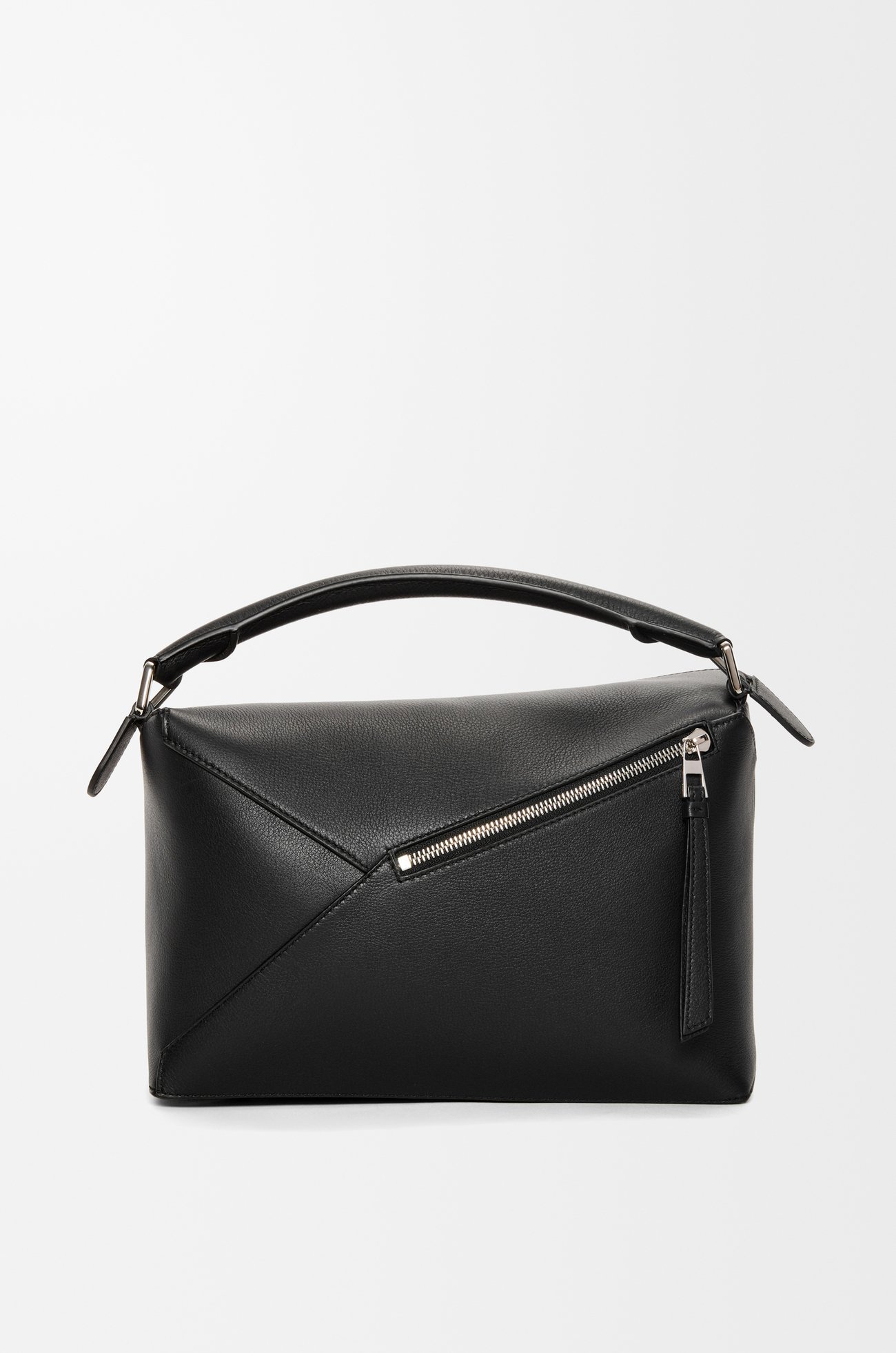 LOEWE Medium Puzzle Edge bag in classic calfskin Black