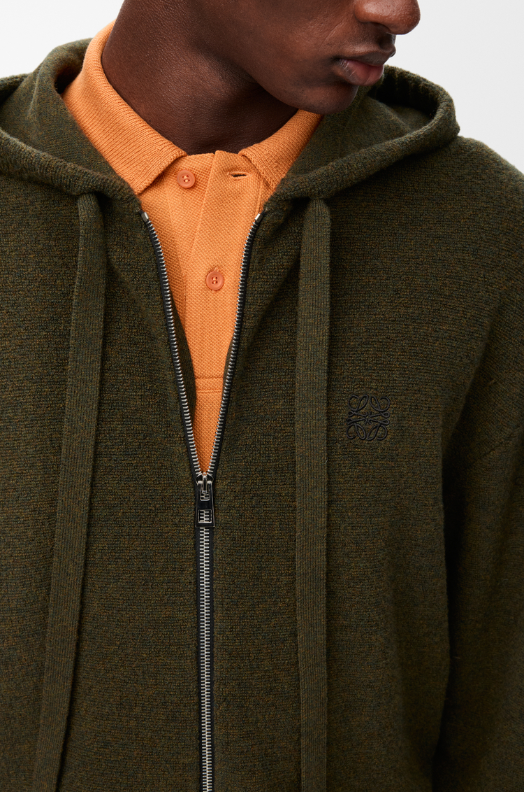 LOEWE Anagram Kapuzenpullover mit Reißverschluss aus Wolle Khakigrün
