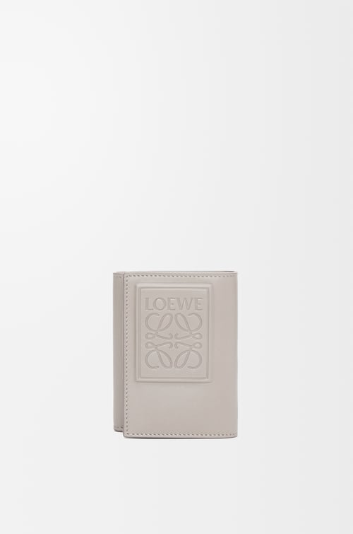 LOEWE Cartera con tres pliegues en piel de ternera Gris Valva