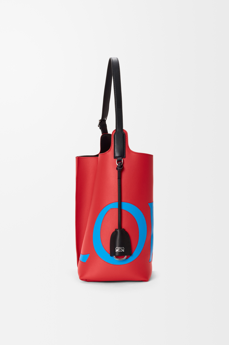LOEWE ビルバオ バケットバッグ オーバーサイズロゴ ラージ（スムースカーフ） レッド/ブルー