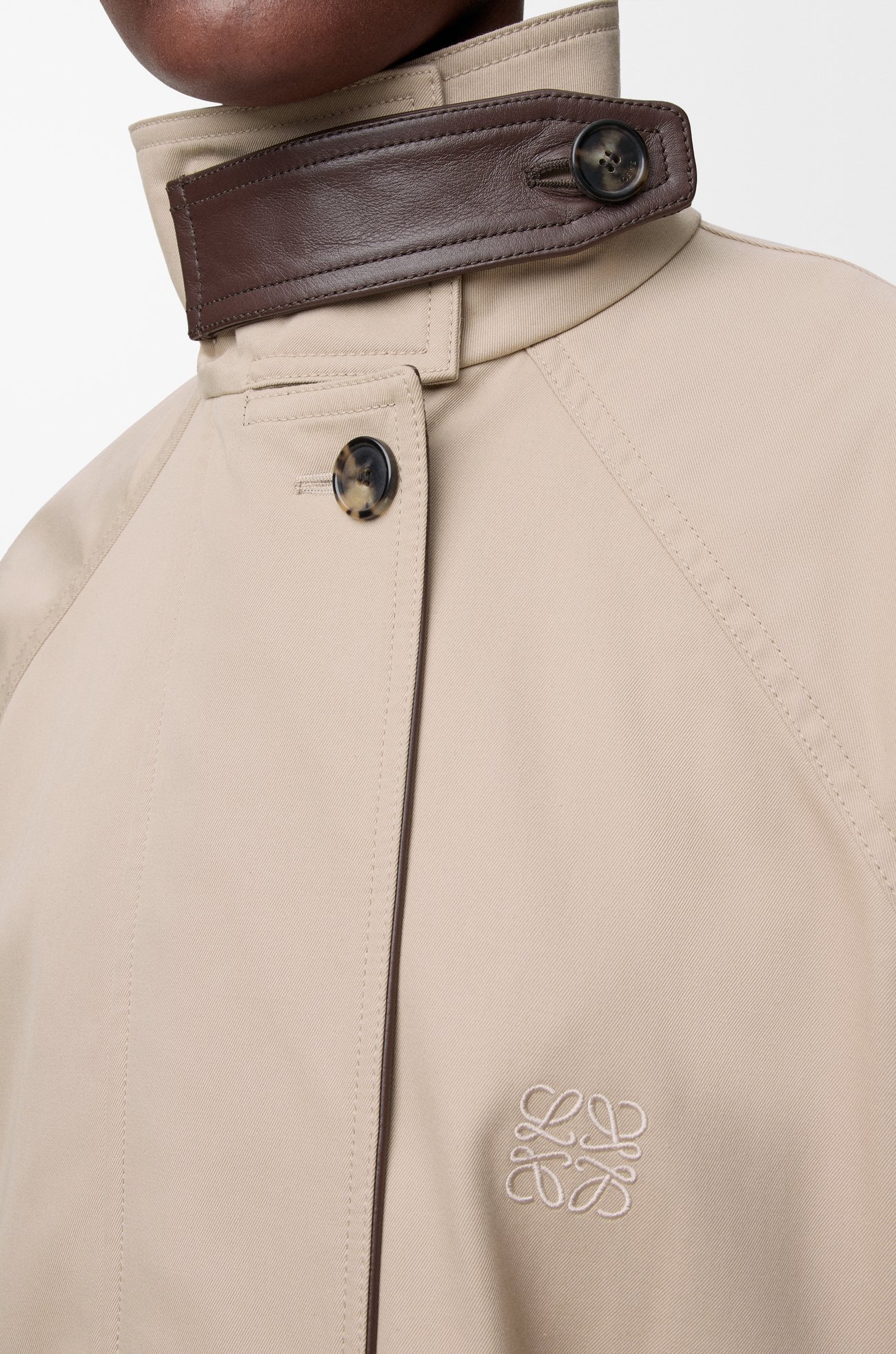 LOEWE Parka corta en algodón y seda Beige