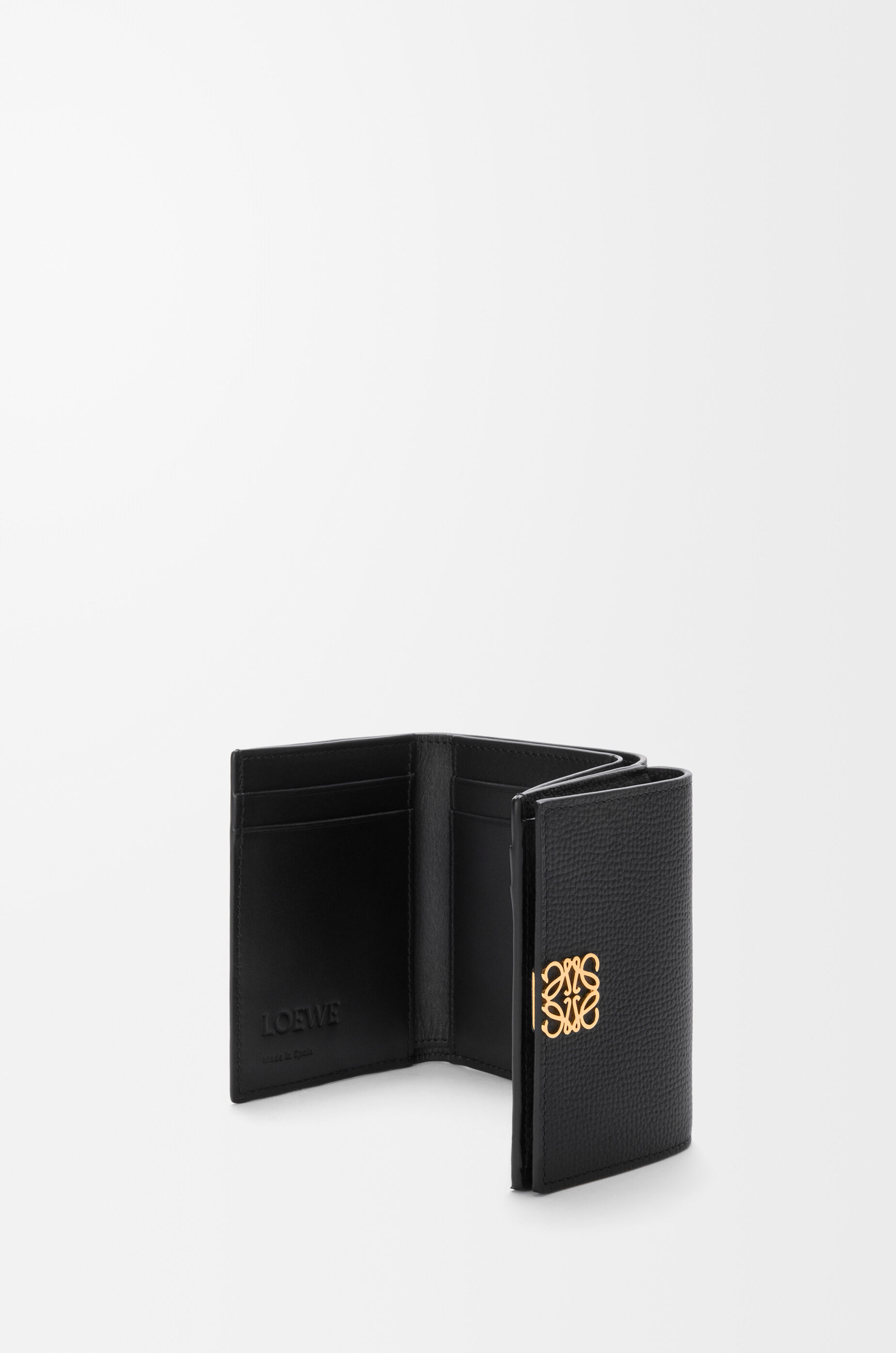 LOEWE アナグラム コンパクトウォレット ブラック アナグラム トライフォールド ウォレット（ペブルグレインカーフ