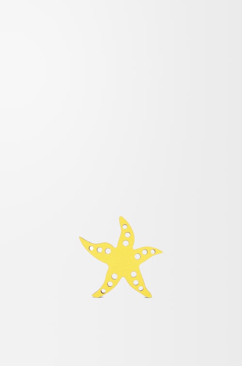 LOEWE Starfish dice in calfskin Yellow/Tan
