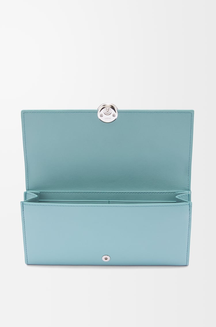 LOEWE Cartera continental Pebble en piel napa de ternera Agua