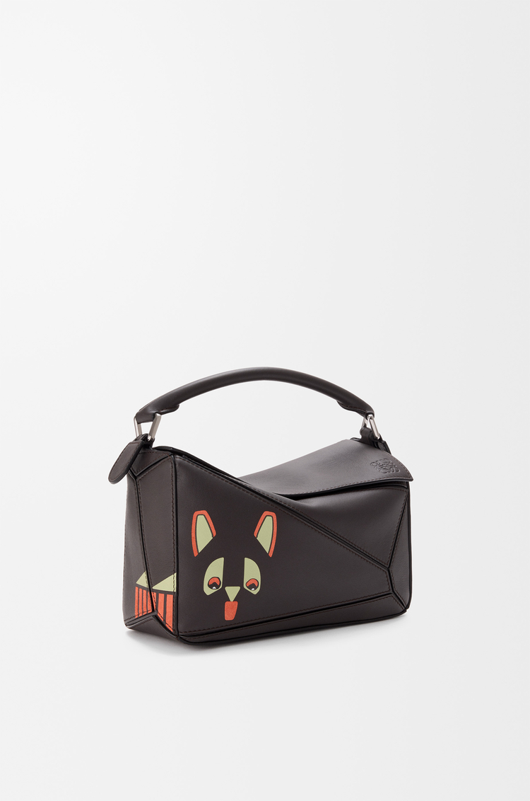 LOEWE Kleine Futurist Cat Puzzle Tasche aus klassischem Kalbsleder Dunkles Taupe