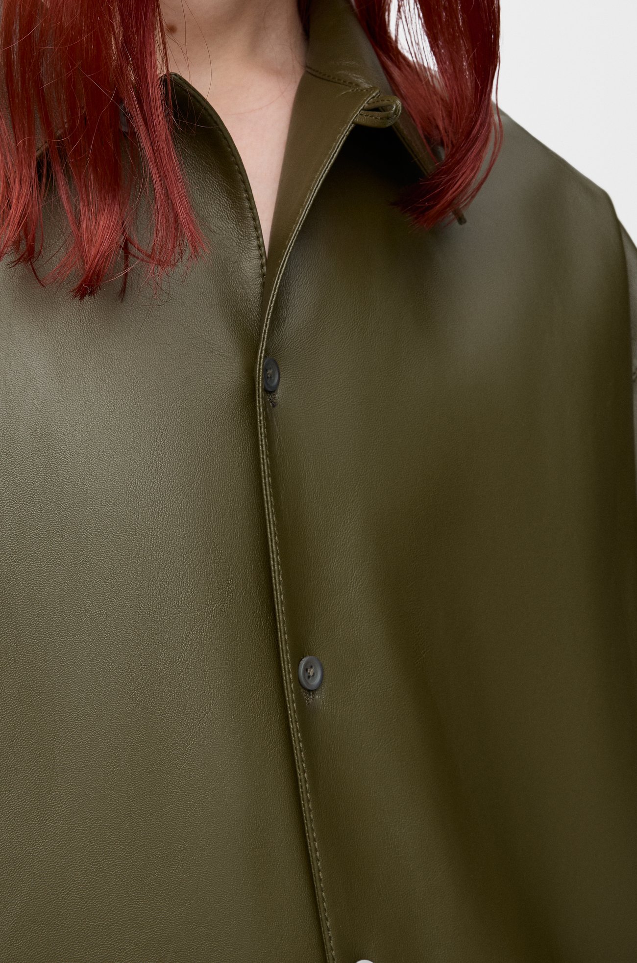 LOEWE Chemise à manches courtes en cuir d'agneau nappa Vert Kaki
