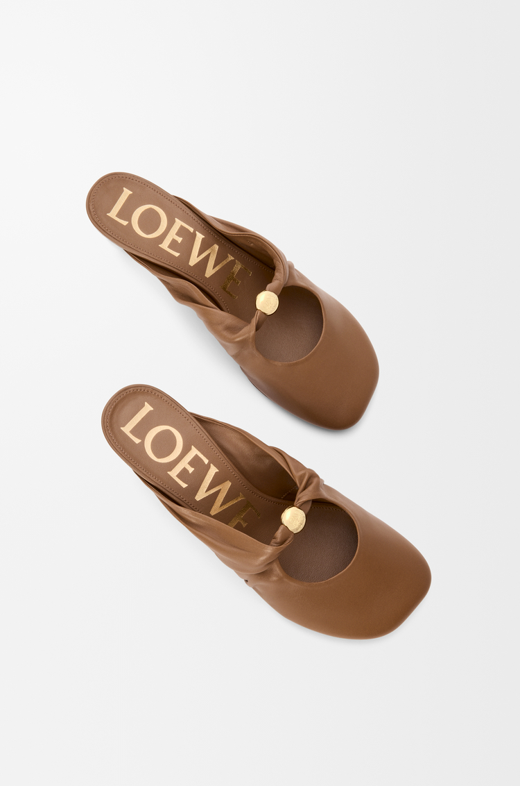 LOEWE ペブル ソフト ミュール（ナパラム） オーク