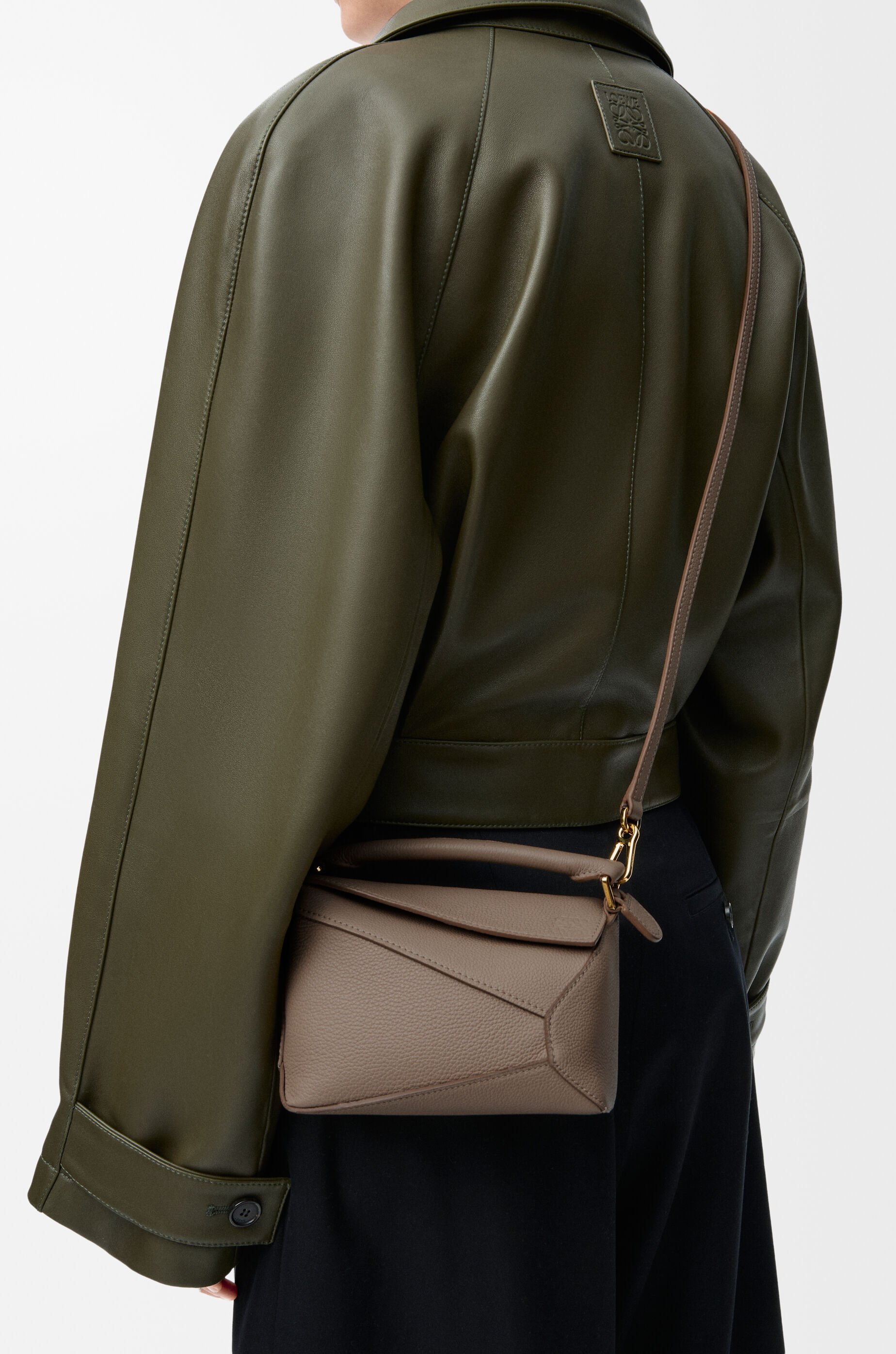 ◆LOEWE◆ パズルエッジ バッグ ミニ（ソフトグレインカーフ） 三越伊勢丹 | LOEWE/ロエベ通販 | PUZZLE EDGE MINI BAG【送料