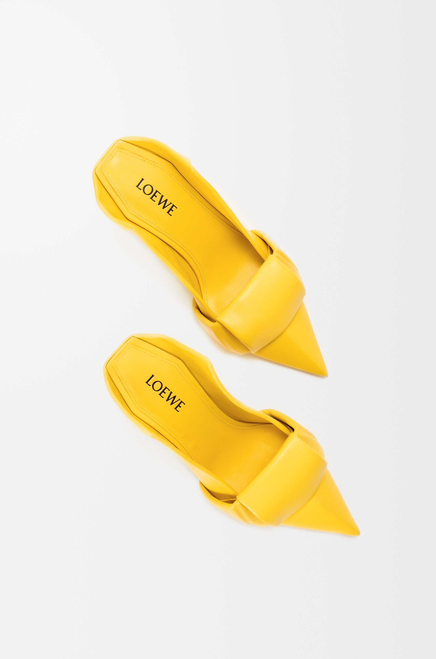 Pump Origami con flap posteriore in pelle di agnello Yellow