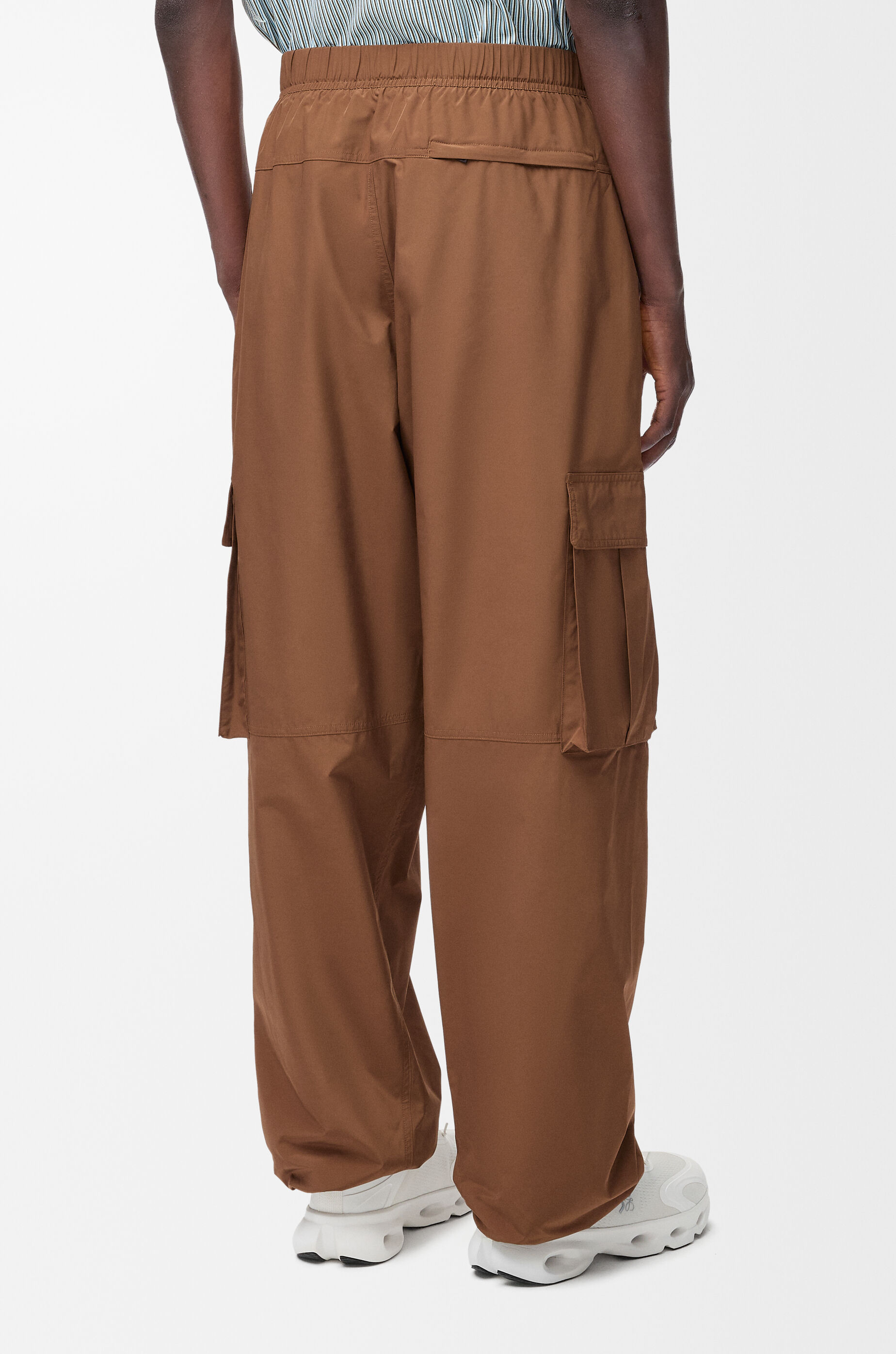 カーゴ トラウザーズ（テクニカルシェル） ブラウン - LOEWE