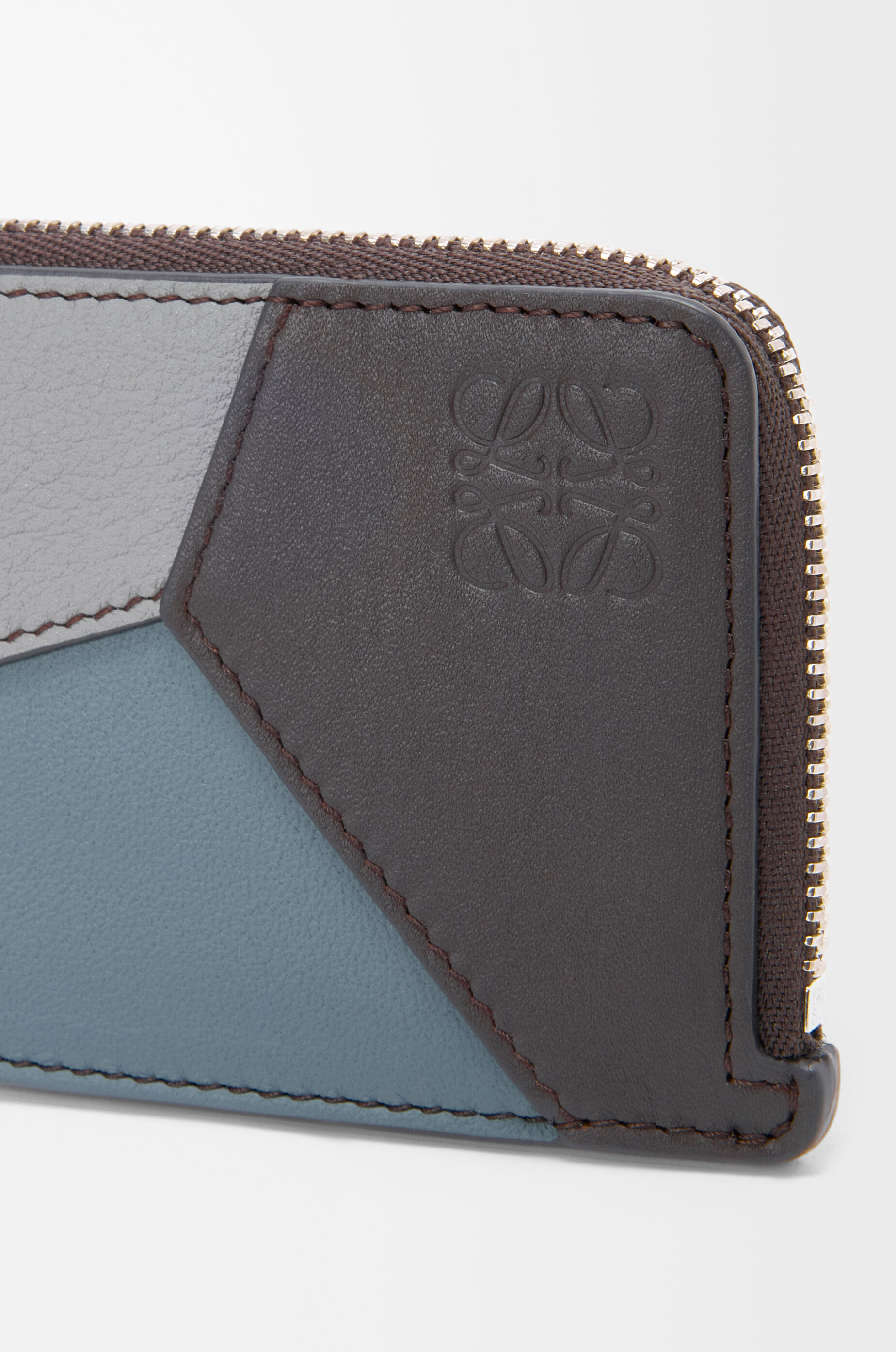 あ*る様 ロエベ LOEWE パズル カードホルダー ブルー グレー パズル コインカードホルダー（クラシックカーフ） グレー - ロエベ