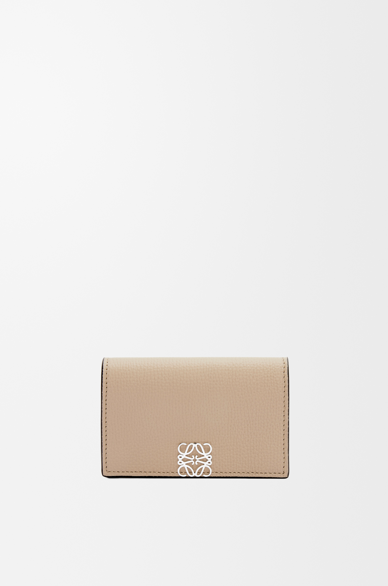 LOEWE Tarjetero Anagram en piel de ternera Arena