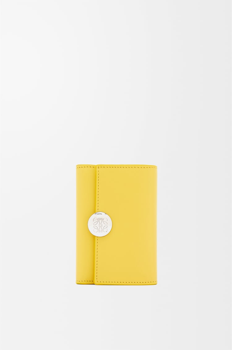 LOEWE Pebble small vertical wallet in shiny nappa calfskin Baby Corn