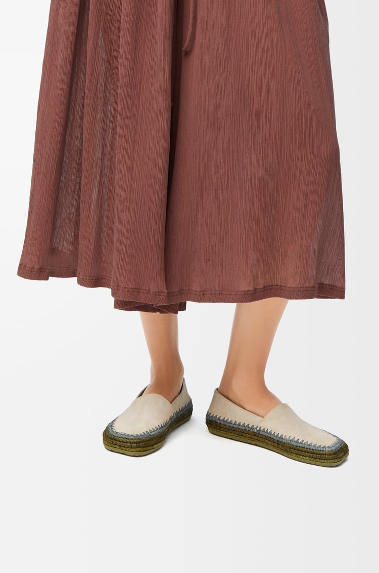 LOEWE Rio slipper in suede and raffia Light Grey