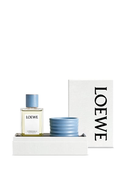 LOEWE Cypress Balls candle and room fragrance 淺藍色 plp_rd
