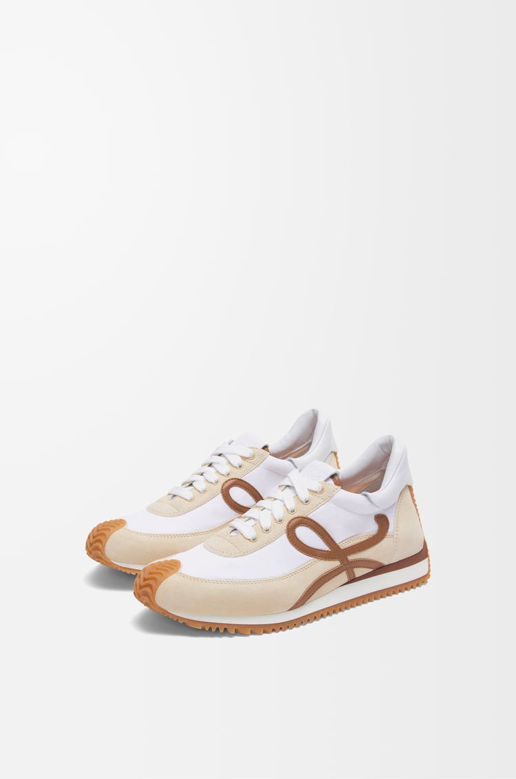 LOEWE Zapatilla Flow Runner en nailon y ante Chocolate/Casi Óptico