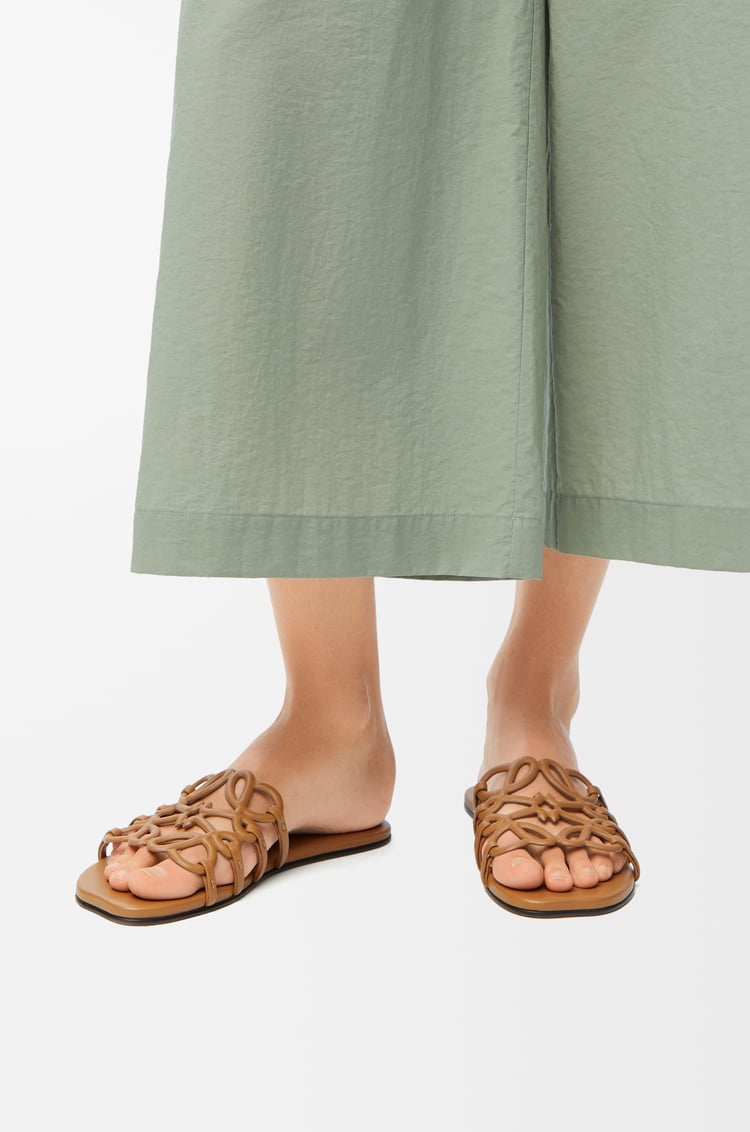LOEWE Petal Anagram slide in soft calfskin Camel