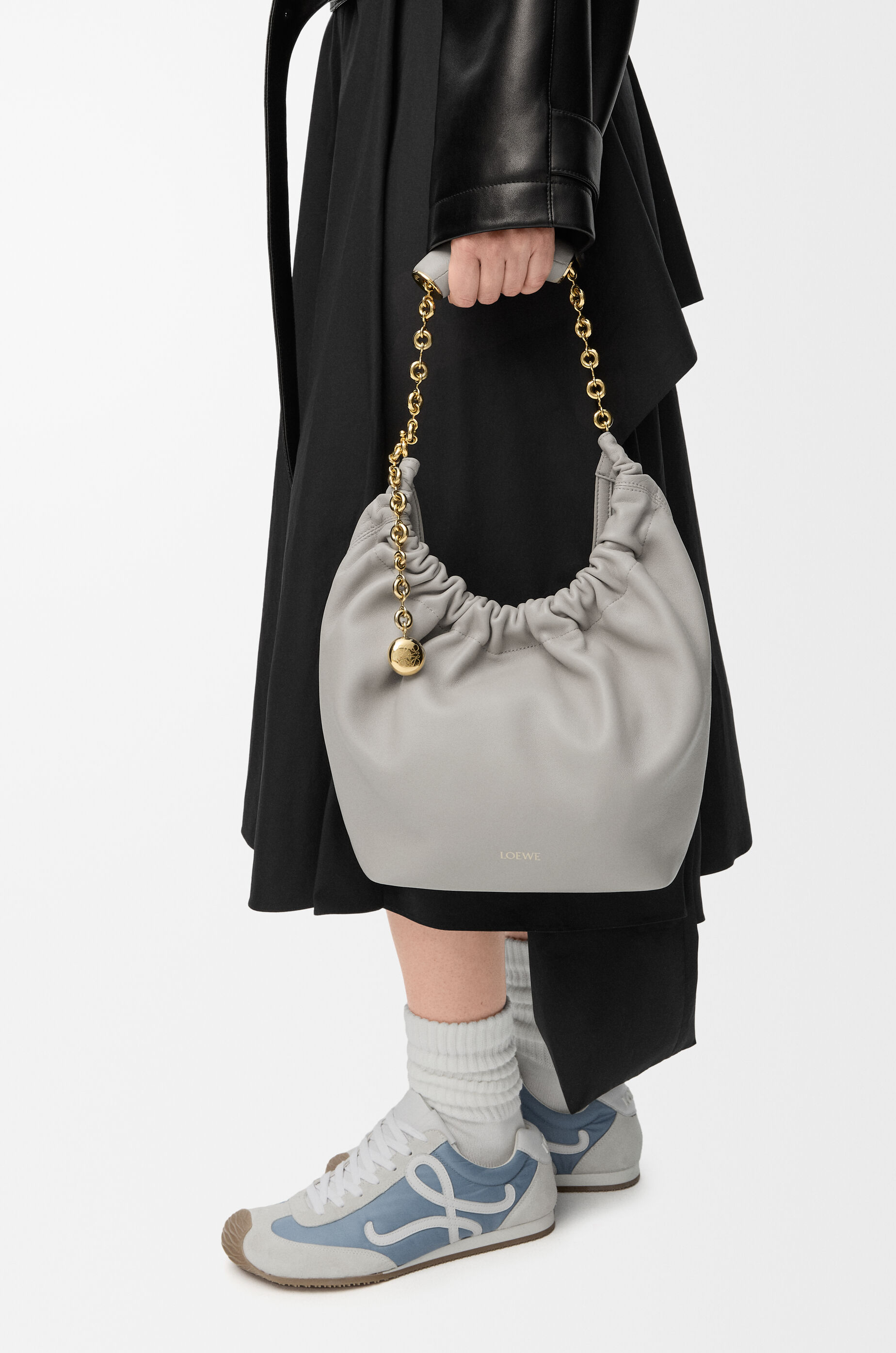 スクイーズバッグ スモール（メローナパラム） グレー - LOEWE