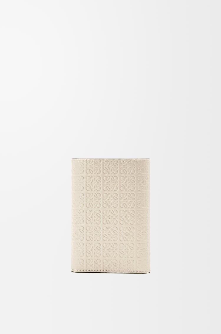 LOEWE Cartera vertical pequeña Repeat en piel de ternera sedosa grabada Avena Claro