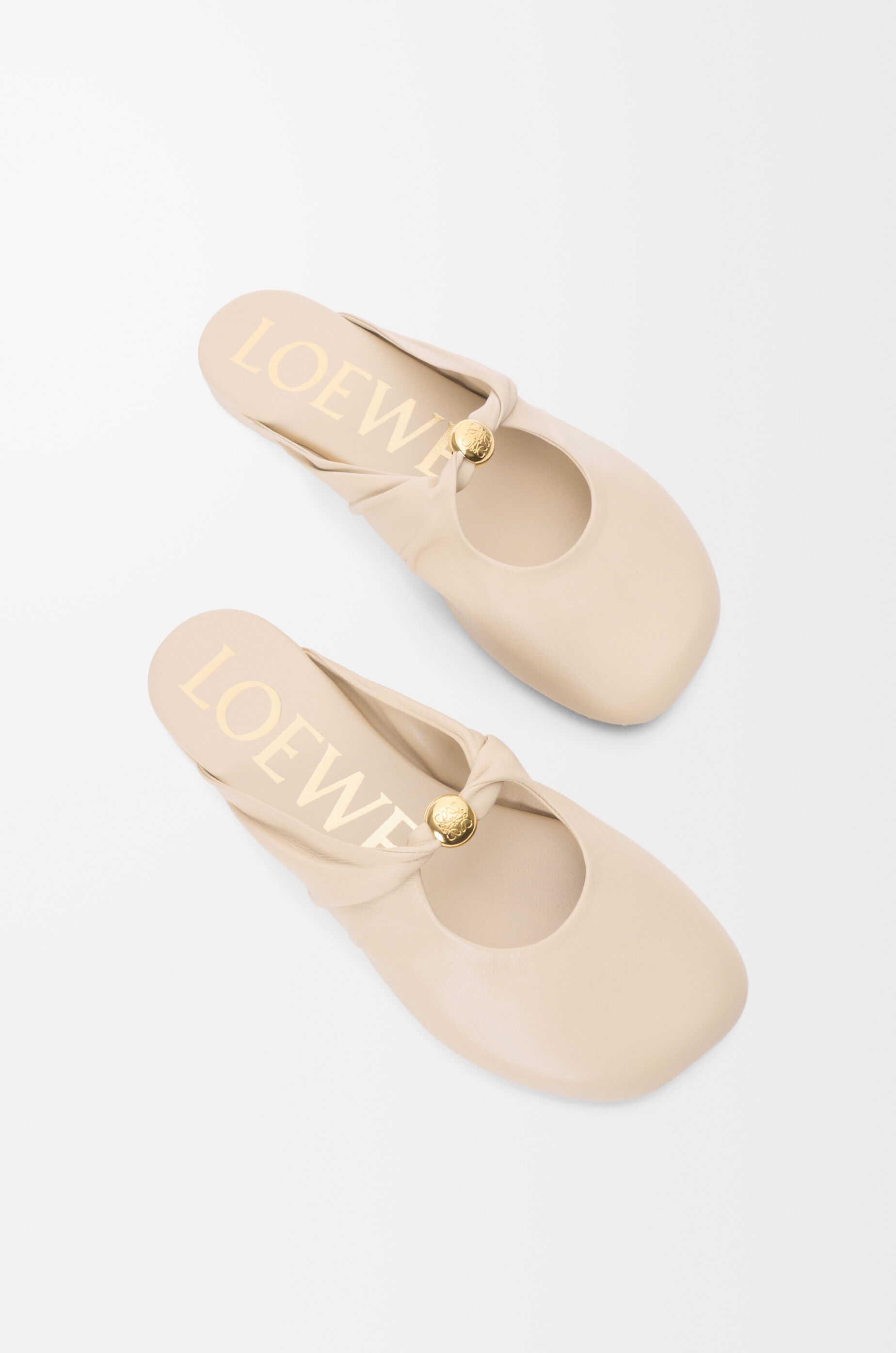 Pebble Soft mule in nappa lambskin Brown - LOEWE USA Official Website