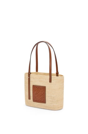 LOEWE 小号酒椰纤维和牛皮革方形 Basket 手袋 Natural/Pecan plp_rd
