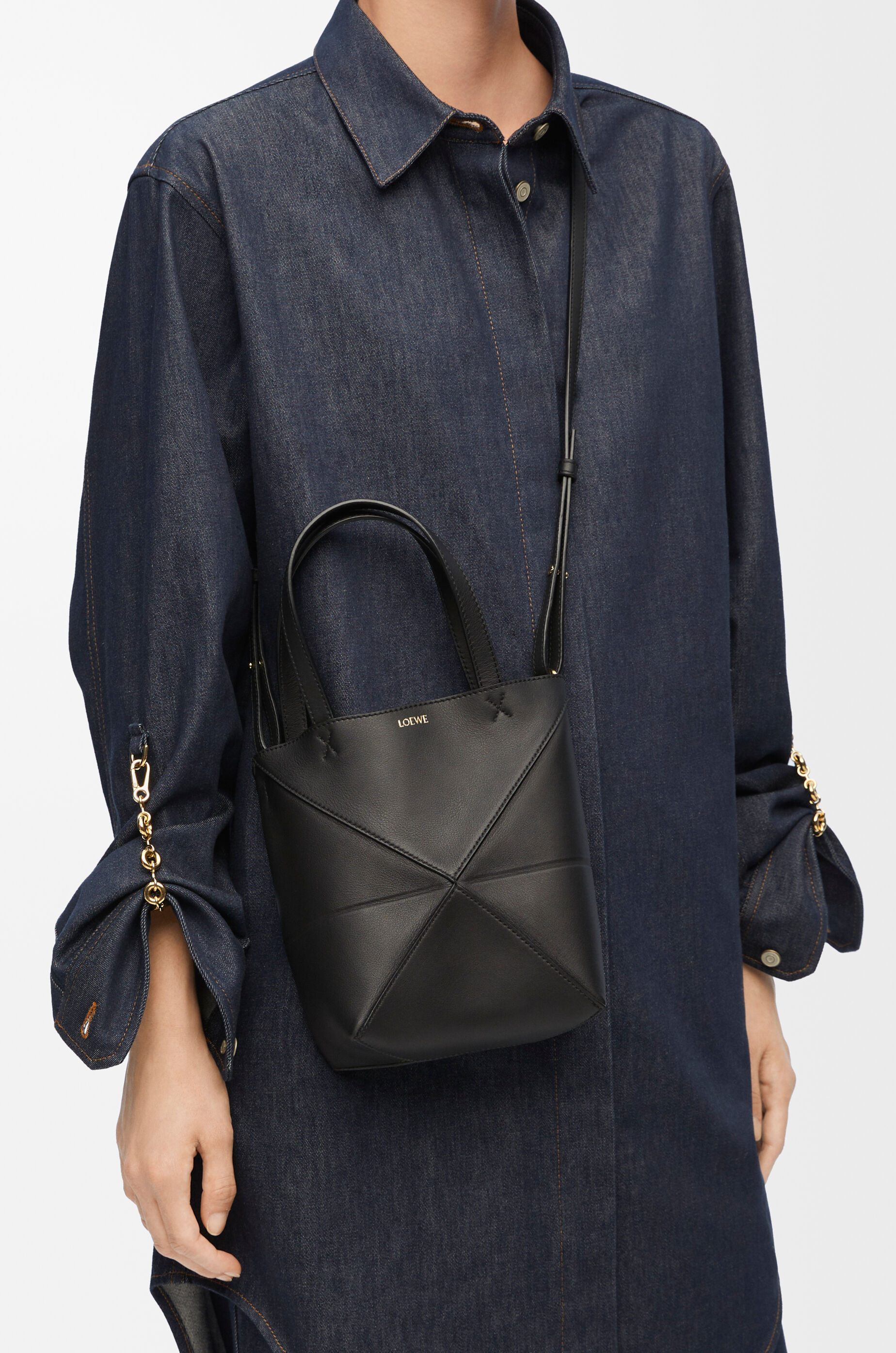豊富なギフト パズルフォルドトート LOEWE - ブラック ミニ（シャイニーカーフ） トートバッグ