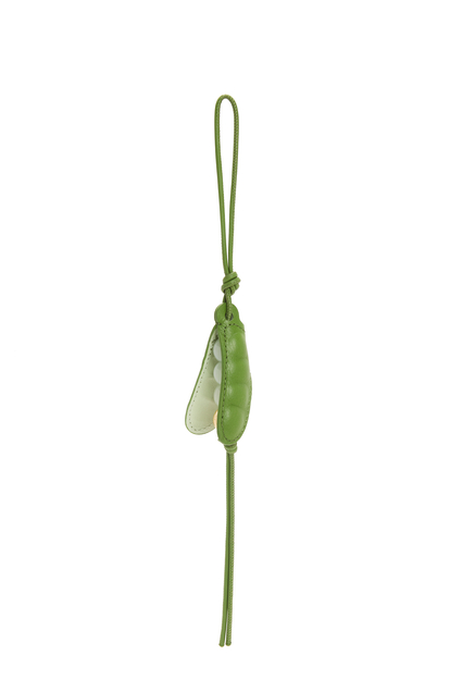 LOEWE Charm Pea pod en piel de ternera Verde/Jade Primaveral plp_rd