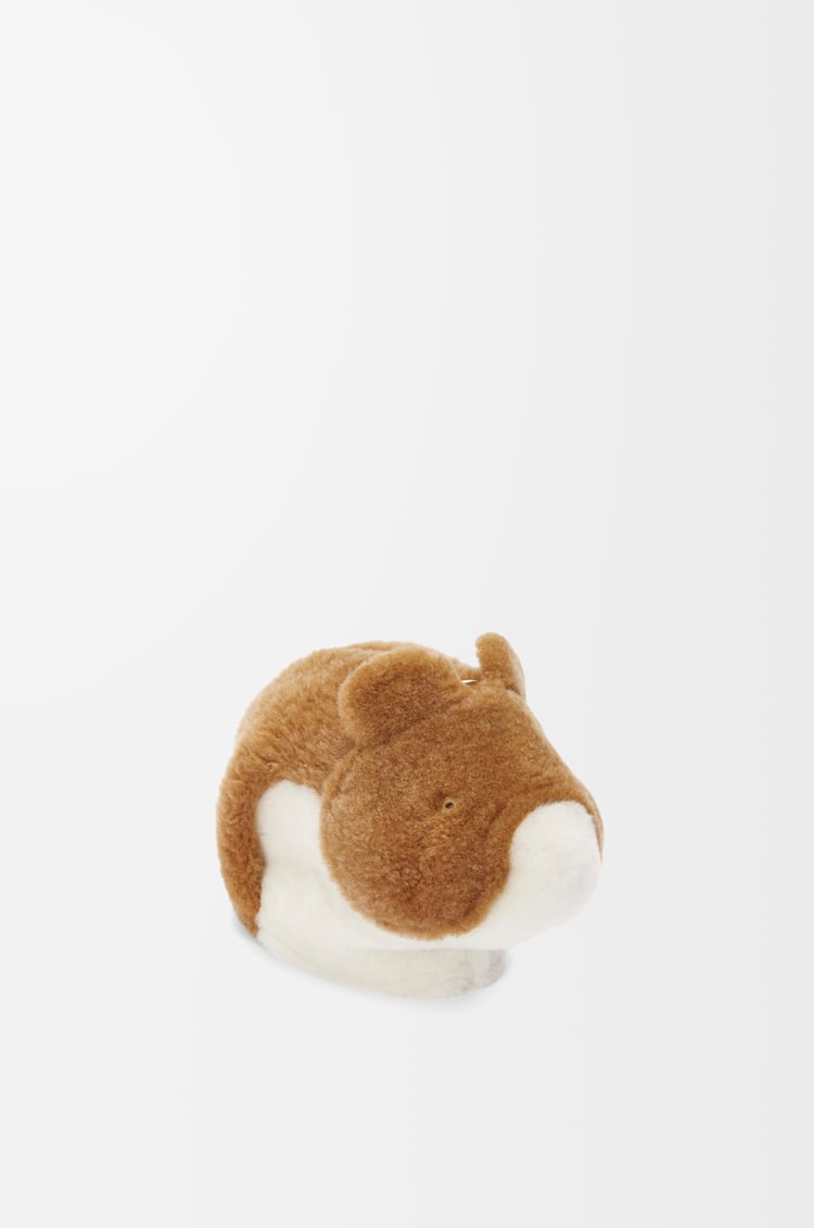 LOEWE 羊毛皮倉鼠包款 焦糖色
