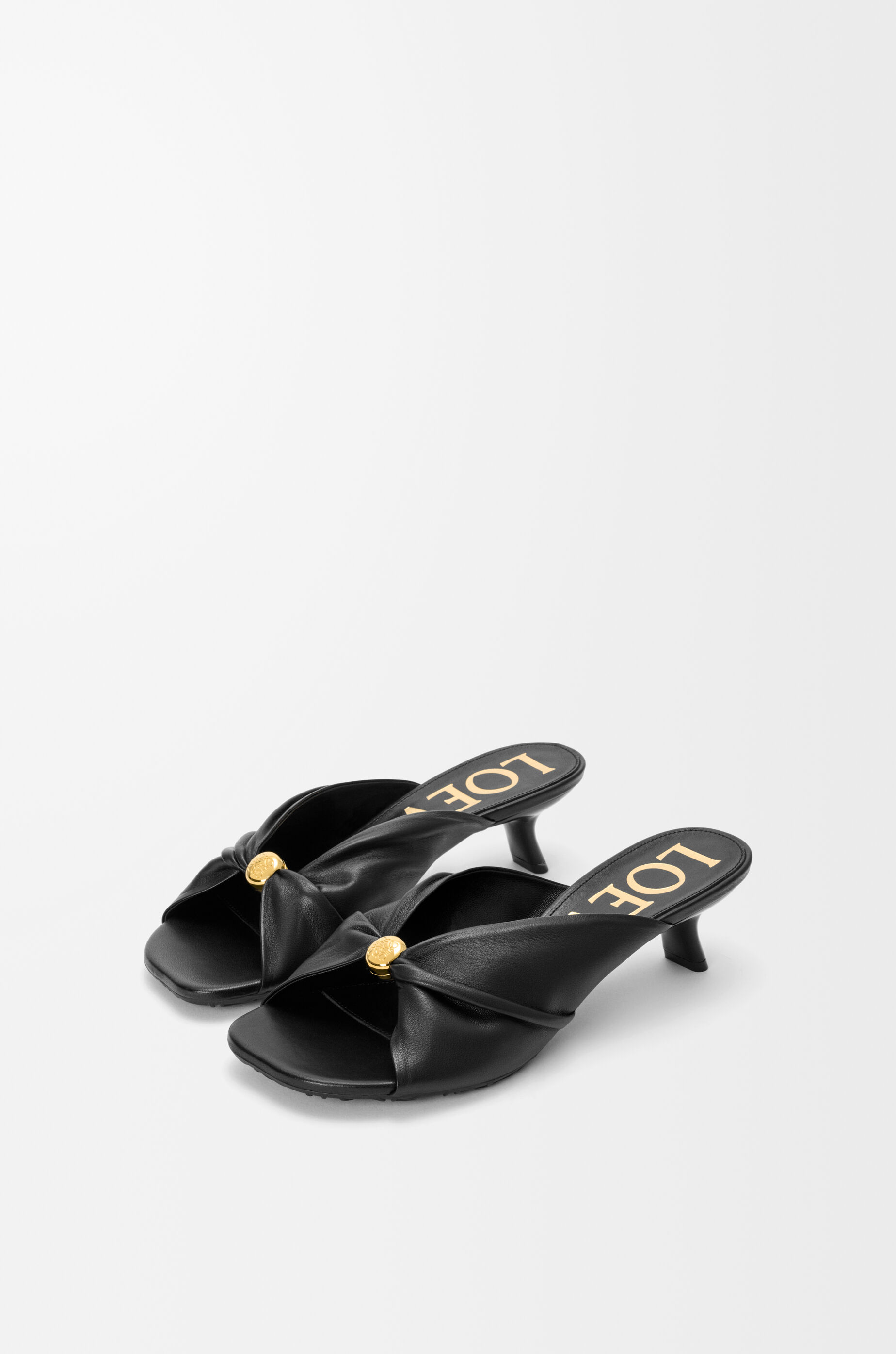 Pebble Soft slide in nappa lambskin Black - LOEWE USA Official Website