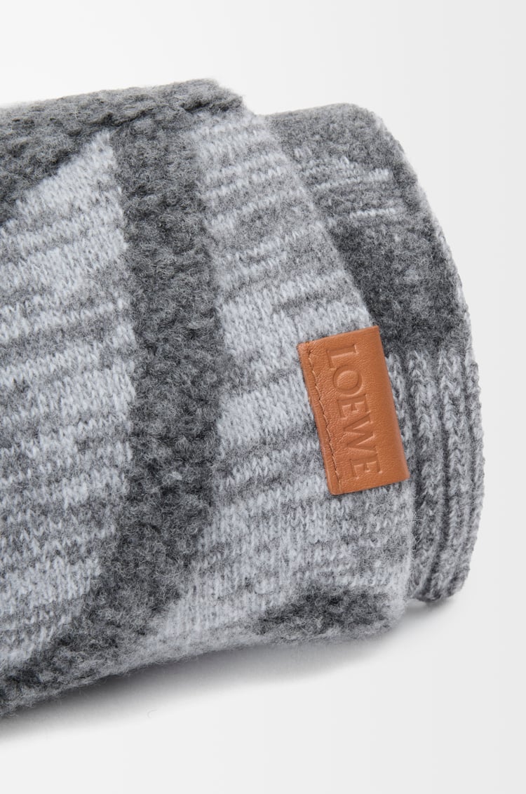 LOEWE Bufanda en lana y cashmere Gris Jaspeado