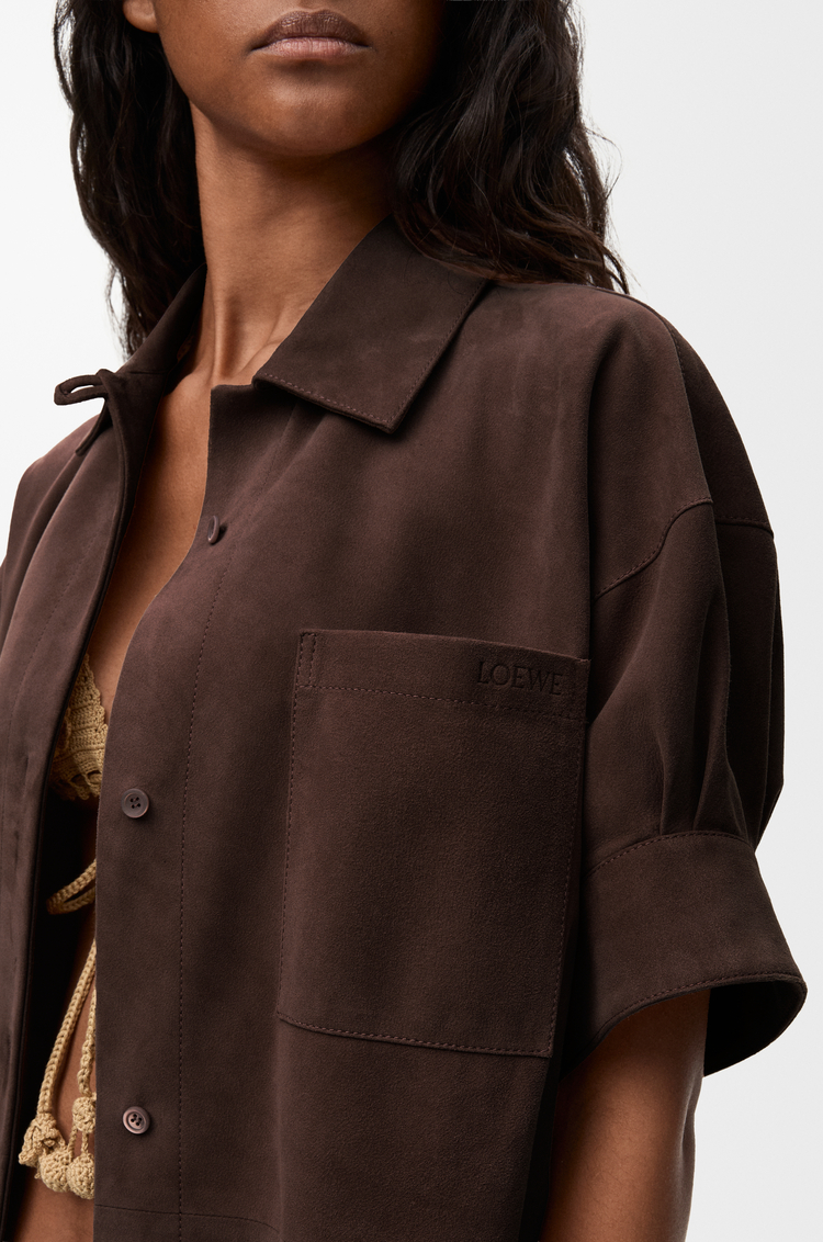 LOEWE 麂皮山羊皮短袖襯衫 深棕色