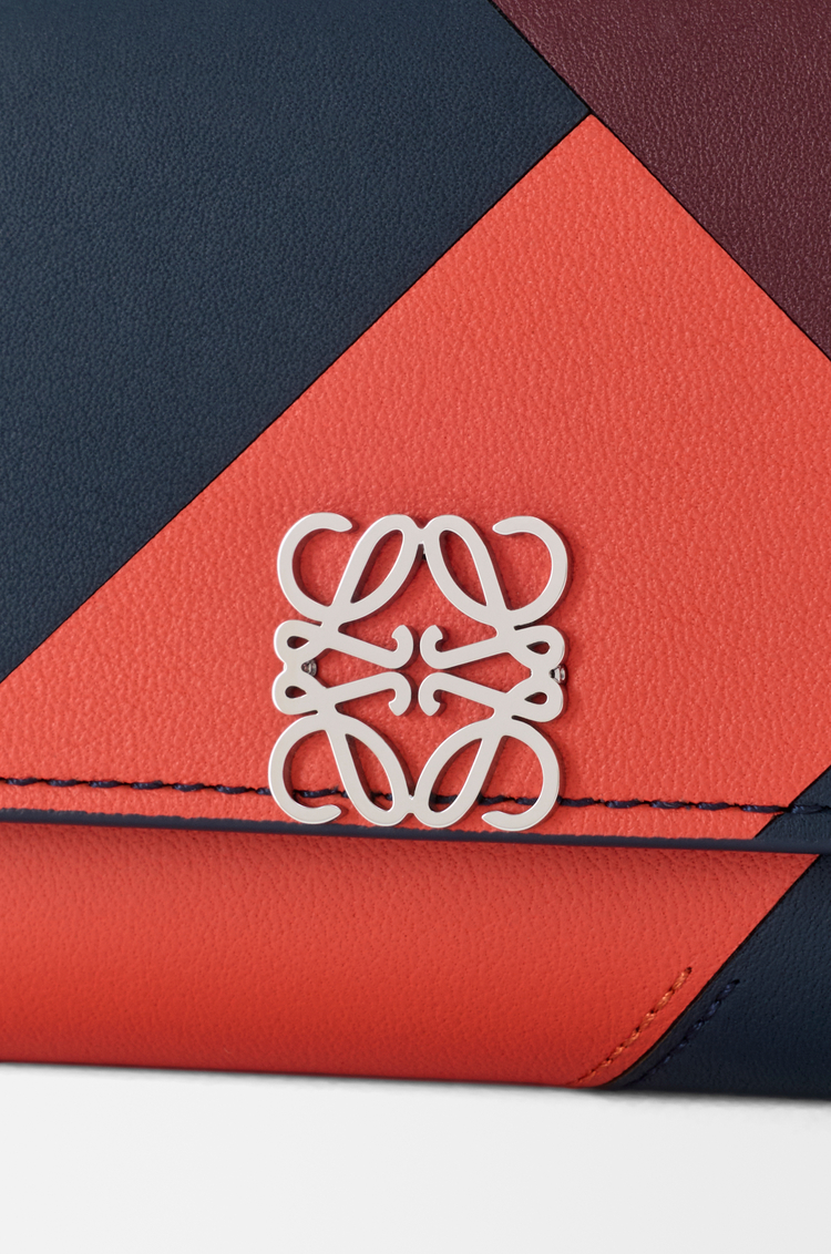 LOEWE Cartera vertical pequeña Anagram en piel de ternera Azul Marino Oscuro Multicolor