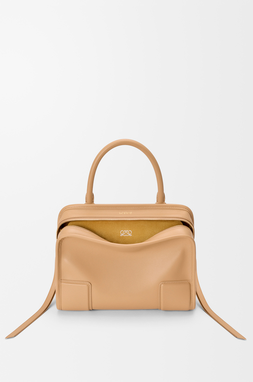 LOEWE 小号柔软牛皮革 Amazona 180 手袋 丝绸米色/芥末色