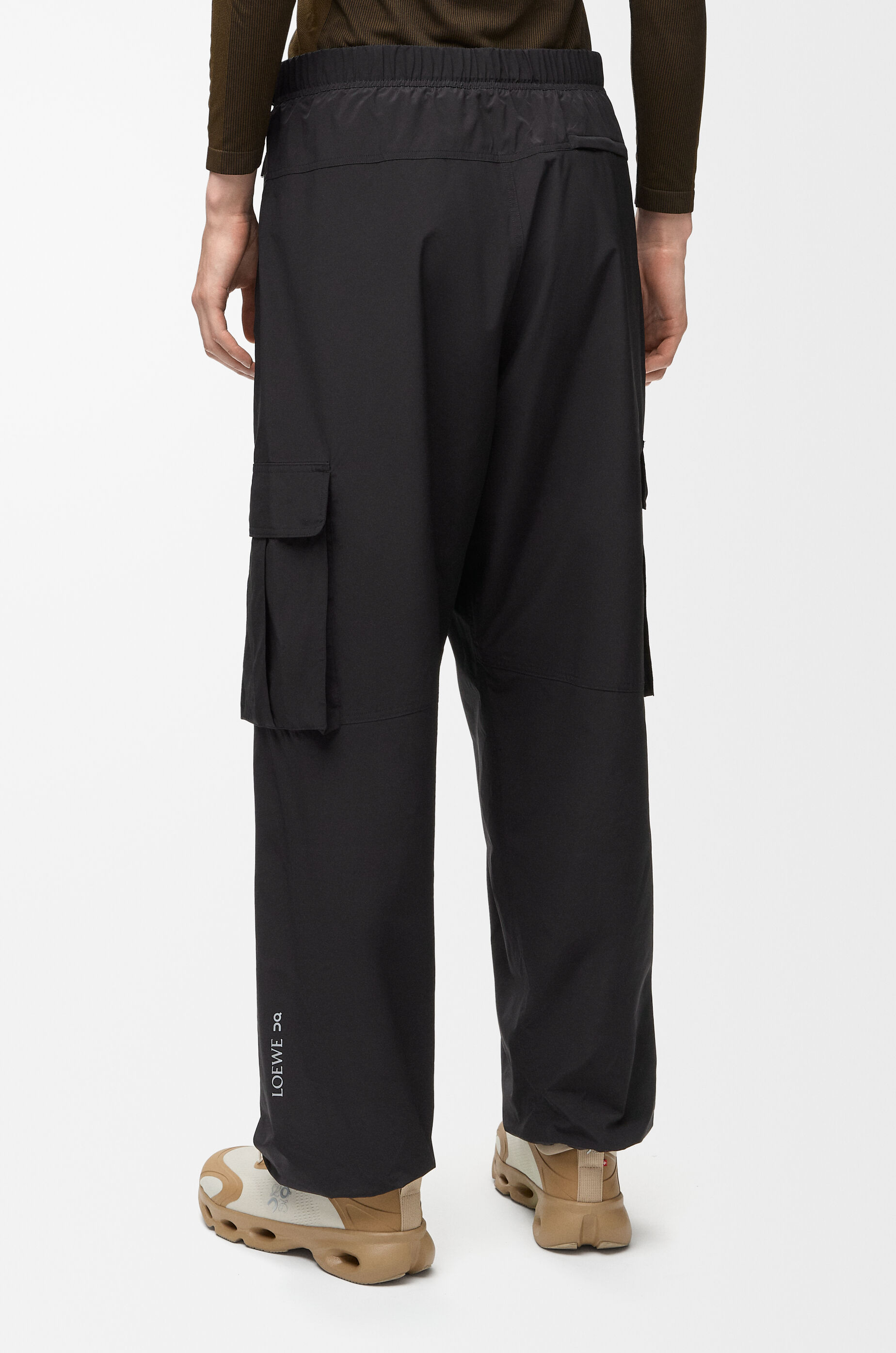 カーゴ トラウザーズ（テクニカルシェル） ブラック - LOEWE